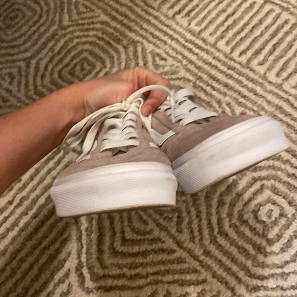 Vans - Picture 4 of 7